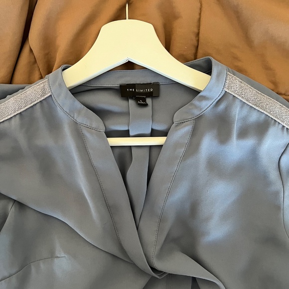 Soft Blue Limited Blouse - Picture 3 of 4